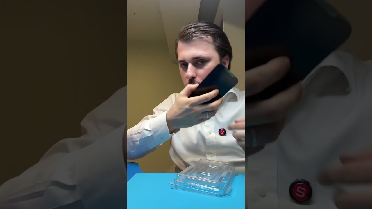 Нарциссичный ушлёпок меняет дисплей на iPhone 14 Pro Max на оригинал для авторизов. 