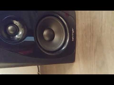Behringer studio monitor defect?