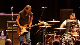 Los Lonely Boys 2018-06-12 Sellersville Theater  "Roses"