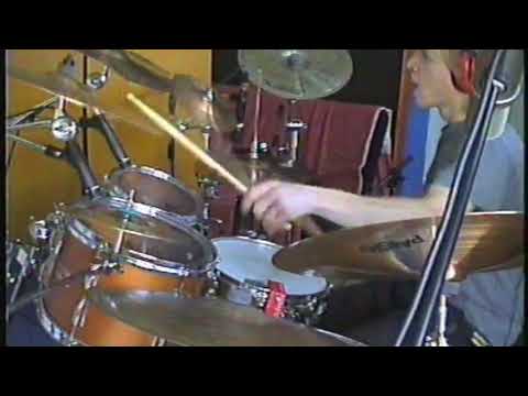 Samuli Mikkonen recording Uhrilehto Marraskuun Kahdeksas