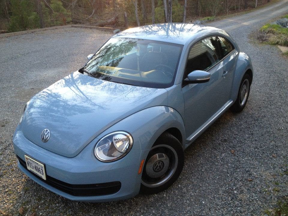 2012 Volkswagen Beetle 2.5  Walkaround Start Up & Tour