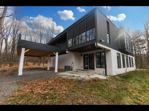 Beautifully Renovated Home on Largest Lot in Rothwell Heights | Oakes Home Team