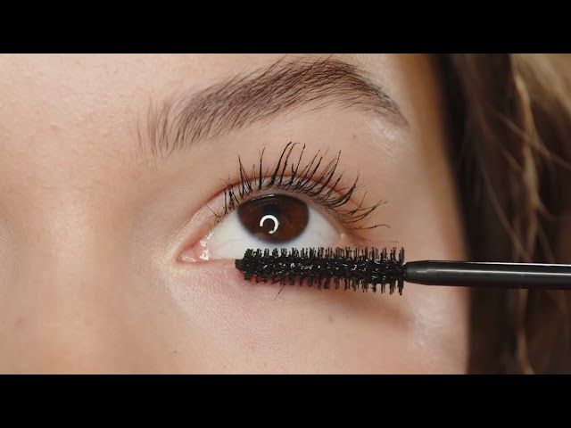 Video teaser for 09 Lash Princess False Lash Effect Mascara Extreme Waterproof MASTER