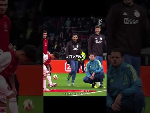O MENINO DO AJAX FEZ O JOGO SER ATRASADO!!