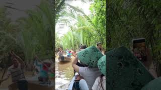 🚣‍♀️ Navigating the Tranquil Beauty of Mekong River, Vietnam!