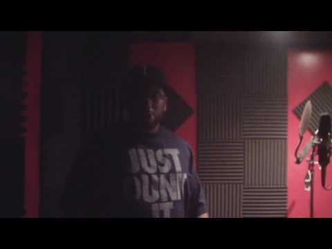 Skant Bone of Mo Thugs in Studio interview.