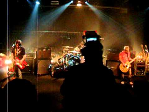 Feeder - Burn The Bridges (Live @ The Hospital, London 26/04/2006) ... clip