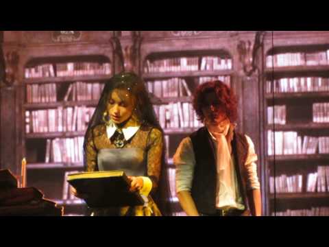 Julie Fournier et Côme - Scène dans la bibliothèque et "Le temps passé avec vous" (lRelN,05/11/2016)