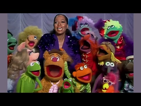 Diana Ross & The Muppets Sing ‘Reach Out’ | The Muppet Show S4E24 🎤✨