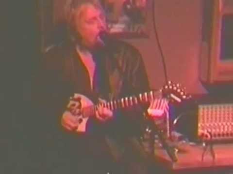 Hank Burns Live at Grilleys Jam Night..Fortunate Son/// Hound dog Part 20
