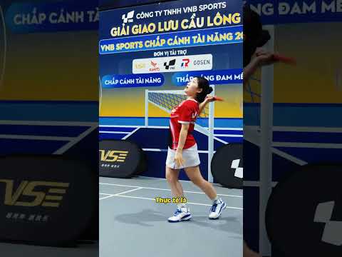 Đánh cầu lông mẹ nghĩ & Thực tế ??? #vnb #badminton #caulong #shortsvideo #shorts