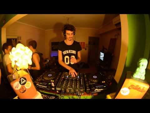 GROOVEBEAT - LIVING ROOM SESSIONS #004 W/ MATTEO GRITTI