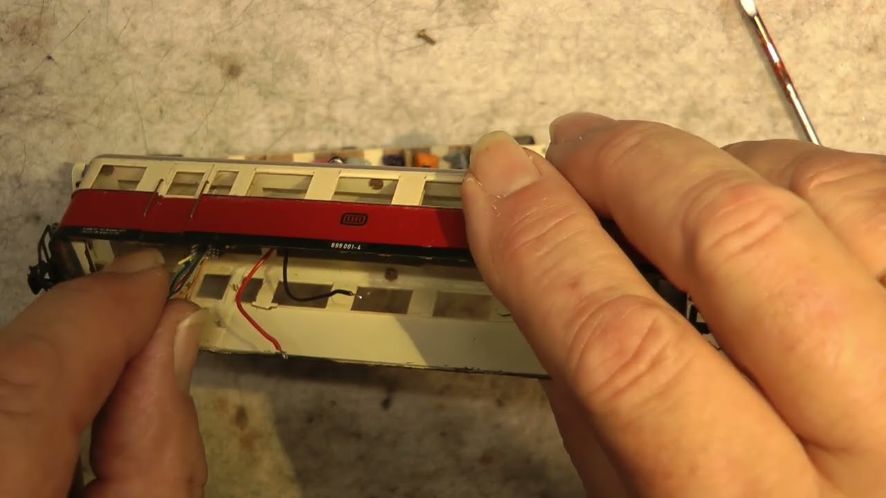 Wolfgangs Märklin Modellbahn - Weinert- HOm- Inselbahn bekommt Tamsdecoder mit Pendelsteuerung .