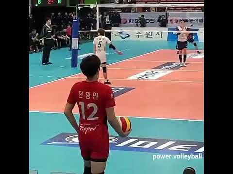 Uno de los mejores saques con salto!!