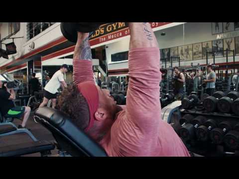 JUSTIN LOVATO TRAINS CHEST AT THE MECCA!