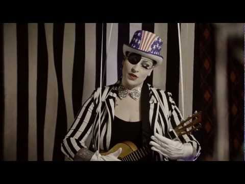 Elles Springs / How About Eve - The Clown