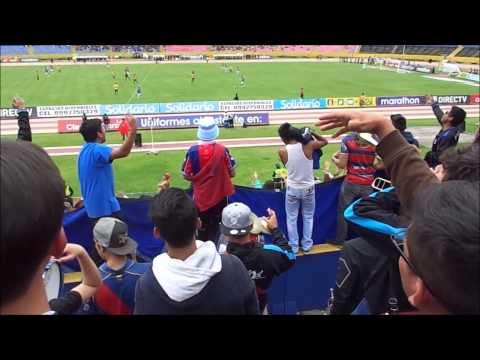 "De pequeño te sigo" Barra: Mafia Azul Grana &bull; Club: Deportivo Quito