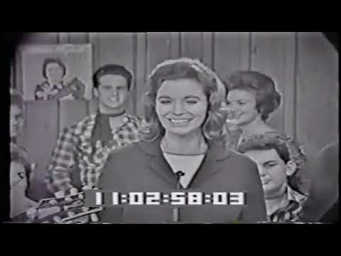 Mother Maybelle and the Carter Sisters - "Walkin  To Missouri" (Pet Milk Opry Show)