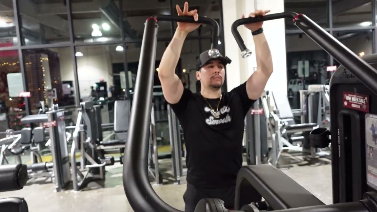 Lat Pull Down (Nautilus Inspiration Series)