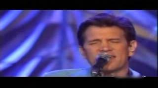 Chris Isaak performing Solitary Man on Soundstage