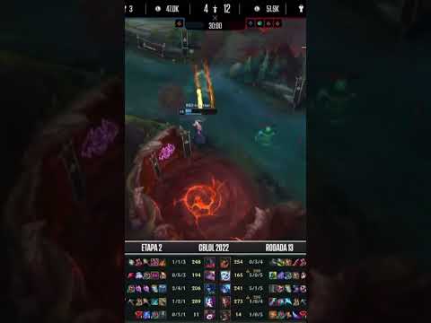 Netuno de Draven acertando Ult de longe