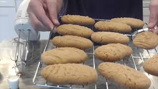 Peanut Butter Cream Cookies