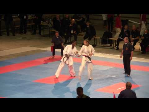 EC Shinkyokushin 2013 Laura MOLDOVAN (Romania) Vs Céline RAPHAEL (France)