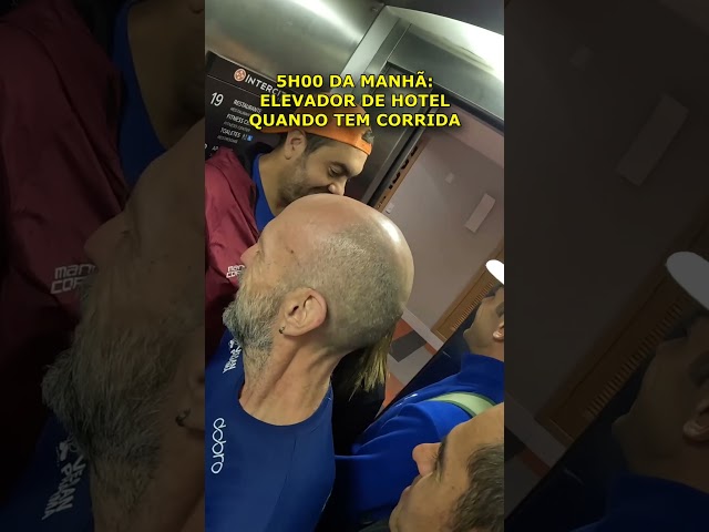 Elevador de hotel em dia de corrida #maniadecorrida #maratona #maratonadeportoalegre #maratonadepoa