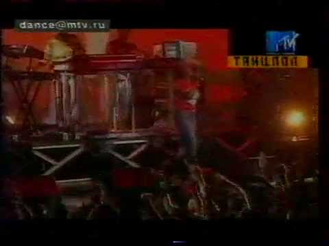 Basement Jaxx- Red Alert (live) 2001