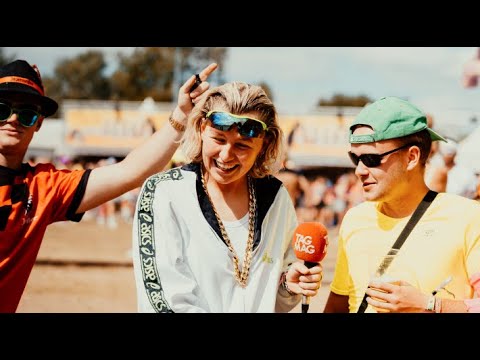 "Zoveel mogelijk muilen, jongen!" // Clémentine op Kamping Kitsch Club