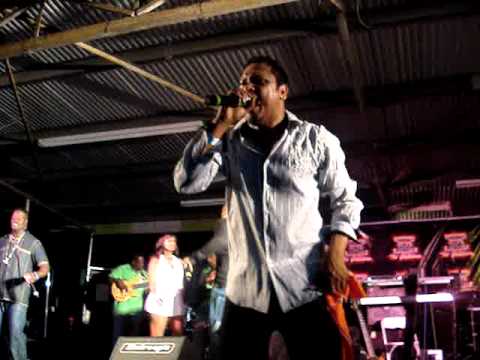 Andaz Int'l_Chutney Soca 2011_Barman & Drinka.MPG