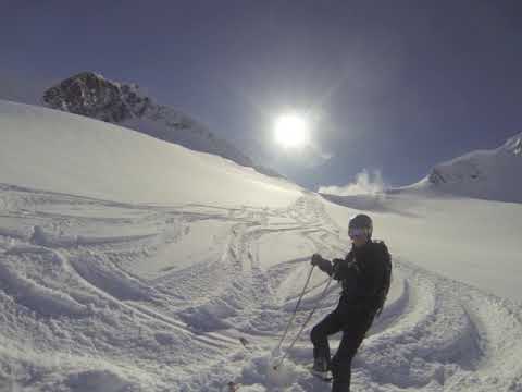 Long group 1 run on the Gothics glacier
