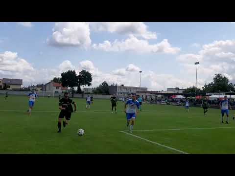 LKS Tworków - ŁTS Łabędy fragment meczu sparingowego przegranego przez gospodarzy 1:3