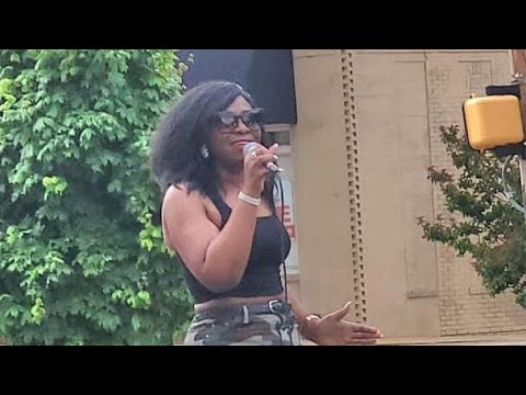 Real2reel360 sits with Portia P