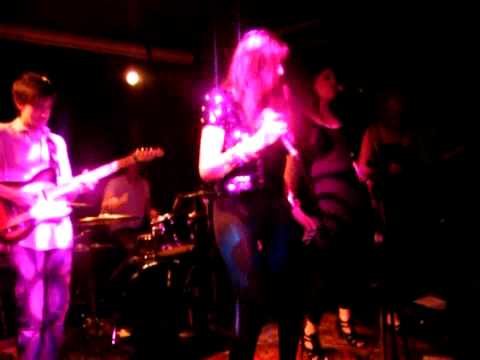 Salena Mastroianni, Play/Pause (Hoxton Feb 2011)