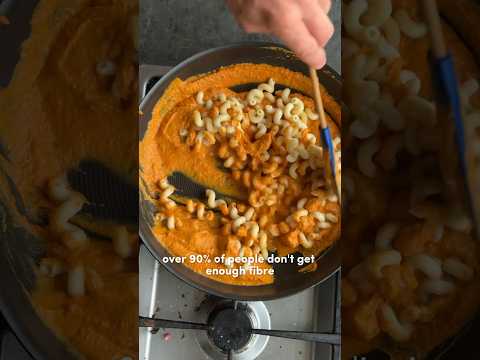 This dish packs 15g fibre + 20g protein per serving and comes together in 10 mins!