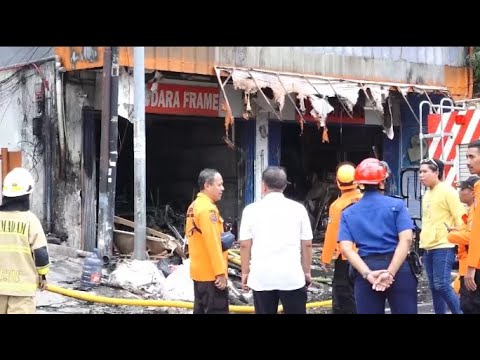 KEBAKARAN RUKO DI MAMPANG 7 KORBAN TEWAS TERJEBAK
