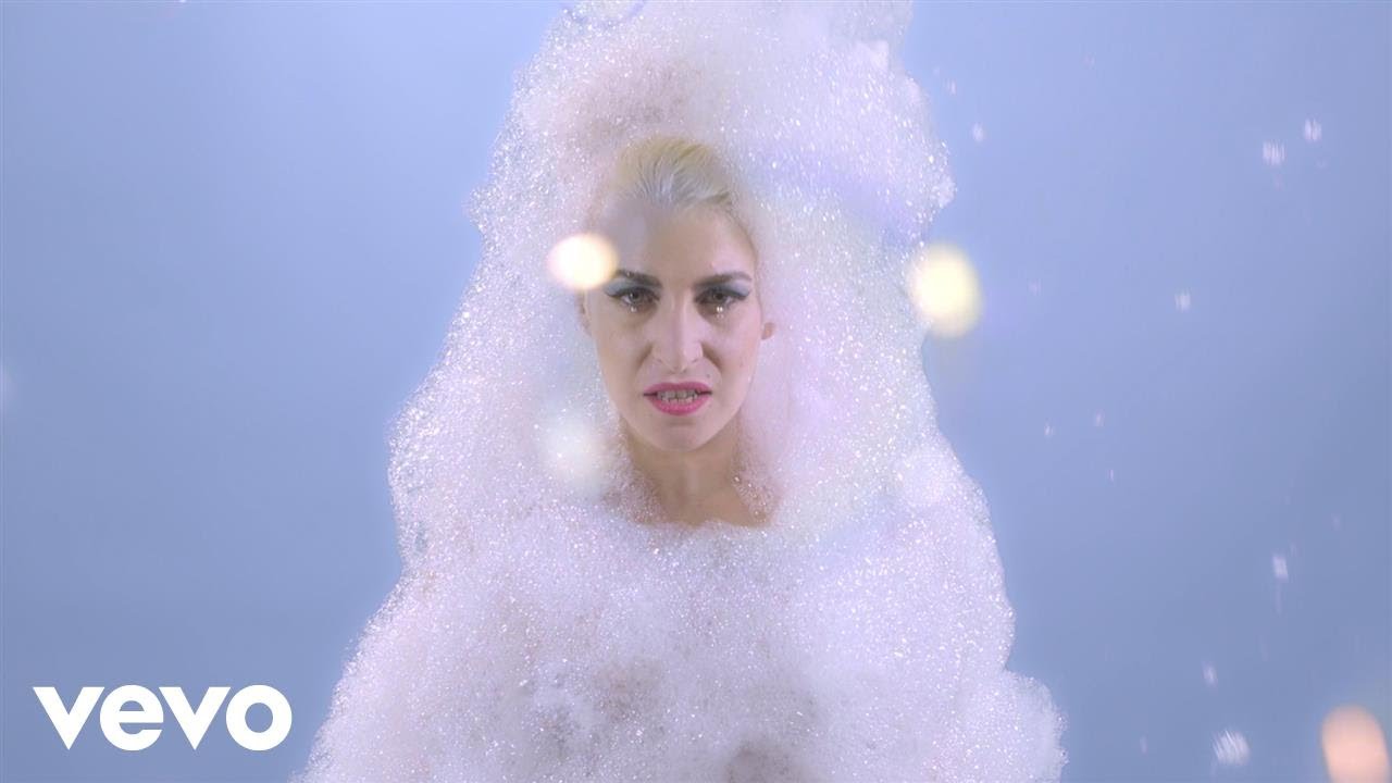 Romina Falconi — Cadono Saponette