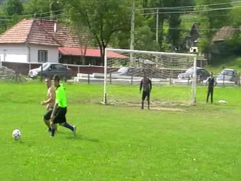 08 FOTBAL URMENIS RACIU 11 IULIE 2010