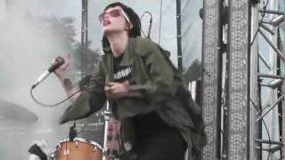 Crystal Castles- Fainting spells live at Lollapalooza 2011