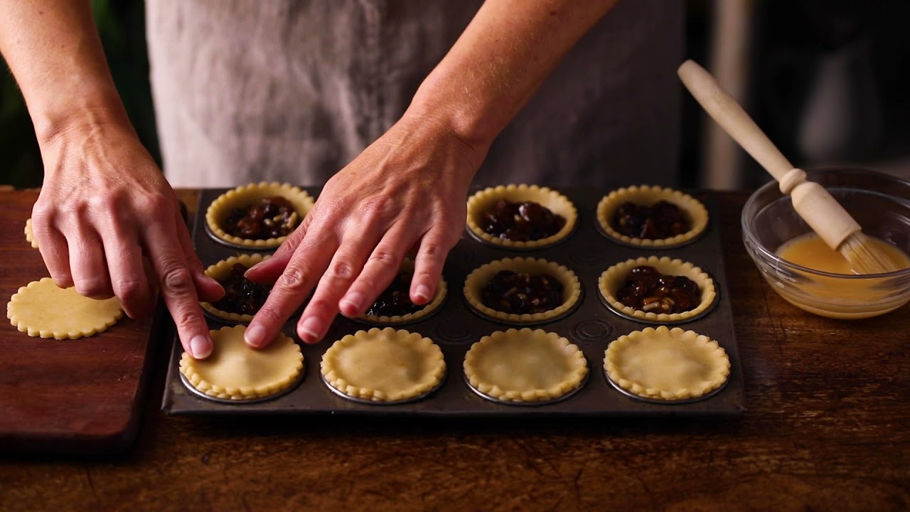 How to seal pastry