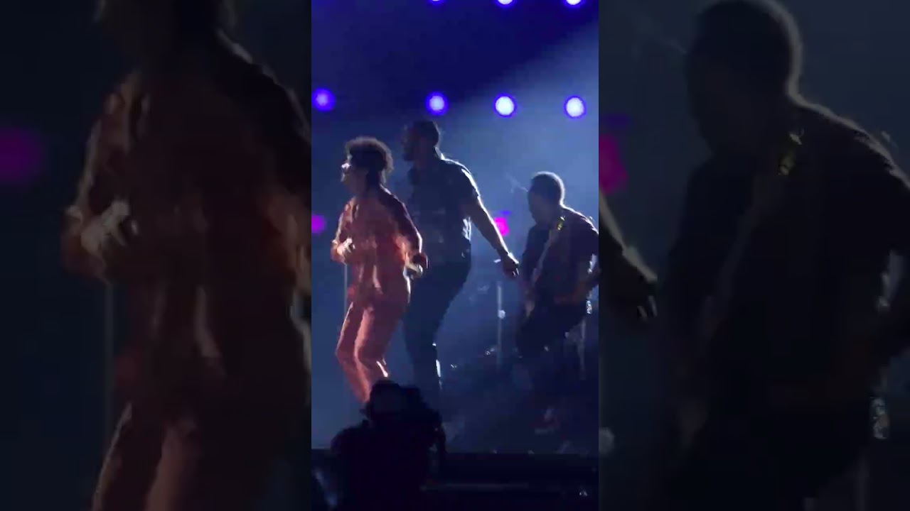 Bruno Mars 브루노 마스, 그는 왜 한국을 사랑할까? (팬심 폭발) 사진