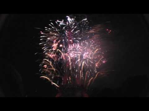 feu d'artifice bouquet final Tour Eiffel 14 juillet 2009 HD part 4 Bastille Day Eiffel Tower