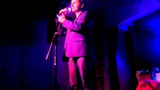 November van  Rowwen Heze gezongen door Sjra