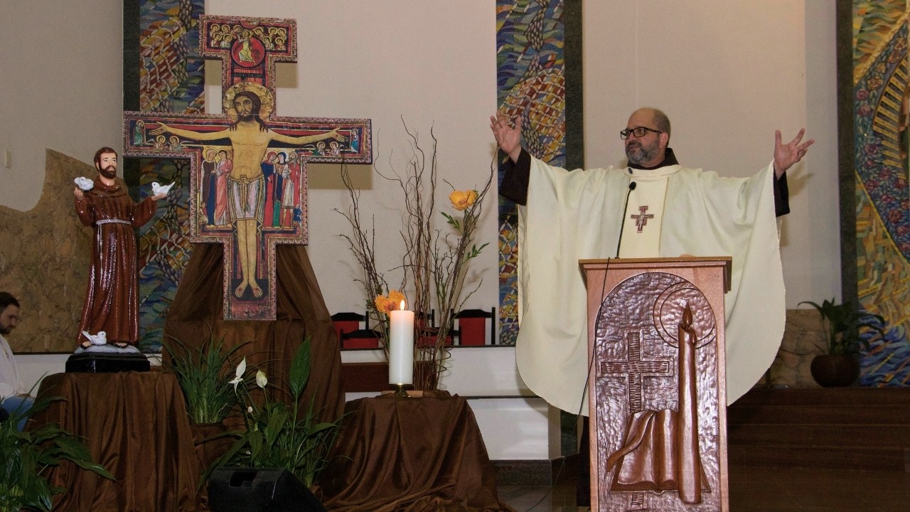 [Celebração Eucarística marca a abertura do Ano Jubilar Franciscano na Fraternidade São Pedro]