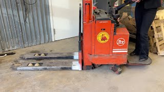 BT LSF 1250 E pallet stacker | Image 4 - Machineryline