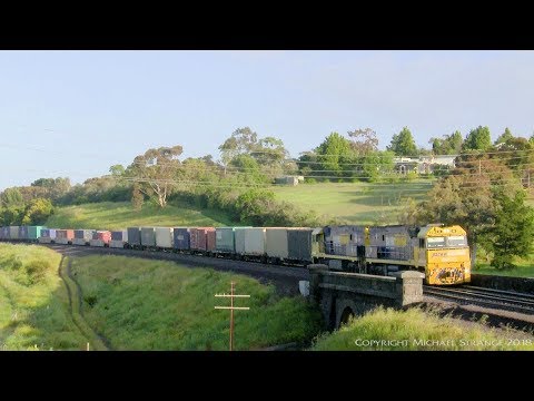 2AM5 Pacific National Freight Train On Lovely Banks (8/11/2016) - PoathTV Australian Railways