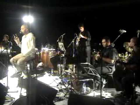 Kiko Dinucci e do Bando AfroMacarrônico (INTERFLUXO  O Samba Pede Passagem )