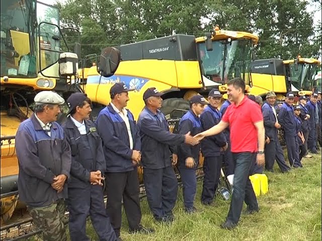 На поля выйдут 70 комбайнов
