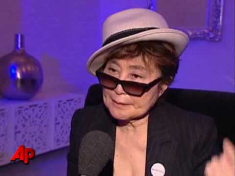 Tearful Yoko Ono Still Haunted by Lennon's Death